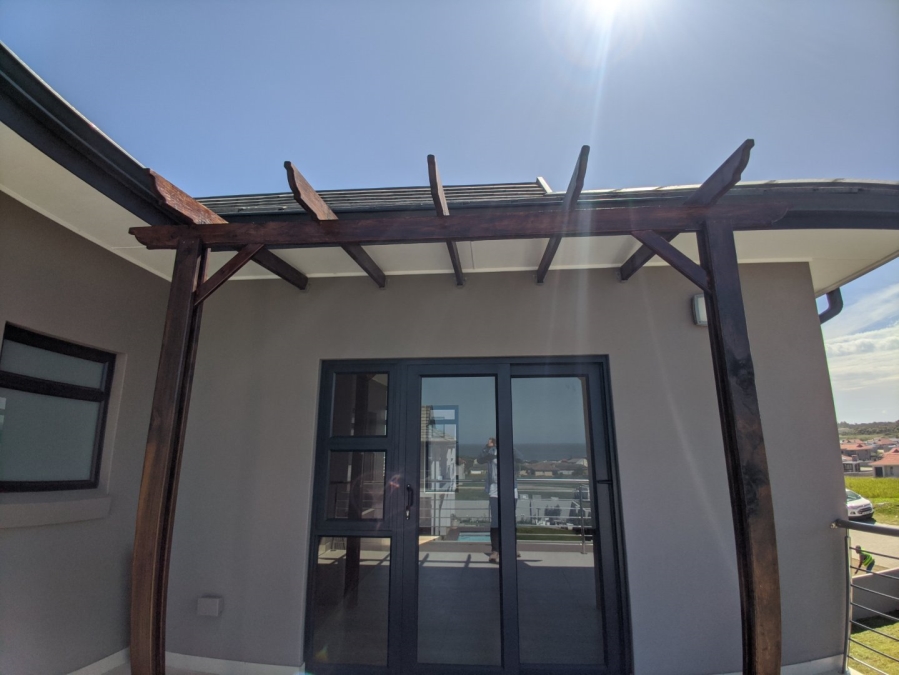 4 Bedroom Property for Sale in Kidds Beach Eastern Cape